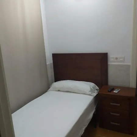 招待所 佩德罗胡安膳食公寓酒店 2*