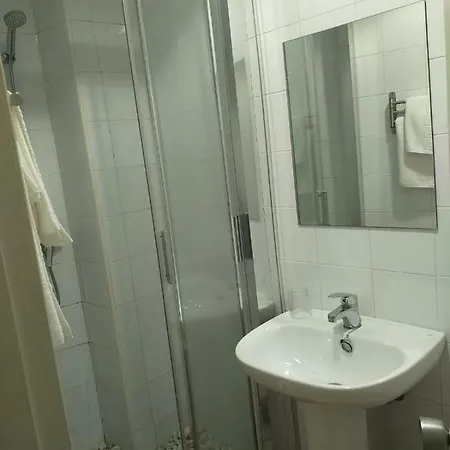 招待所 佩德罗胡安膳食公寓酒店 2*
